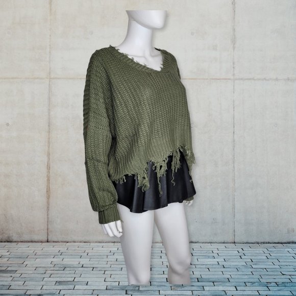 Leather Vintage Style Suspender Belt, Distressed Sweater, and Peplum Ski… - Picture 11 of 12